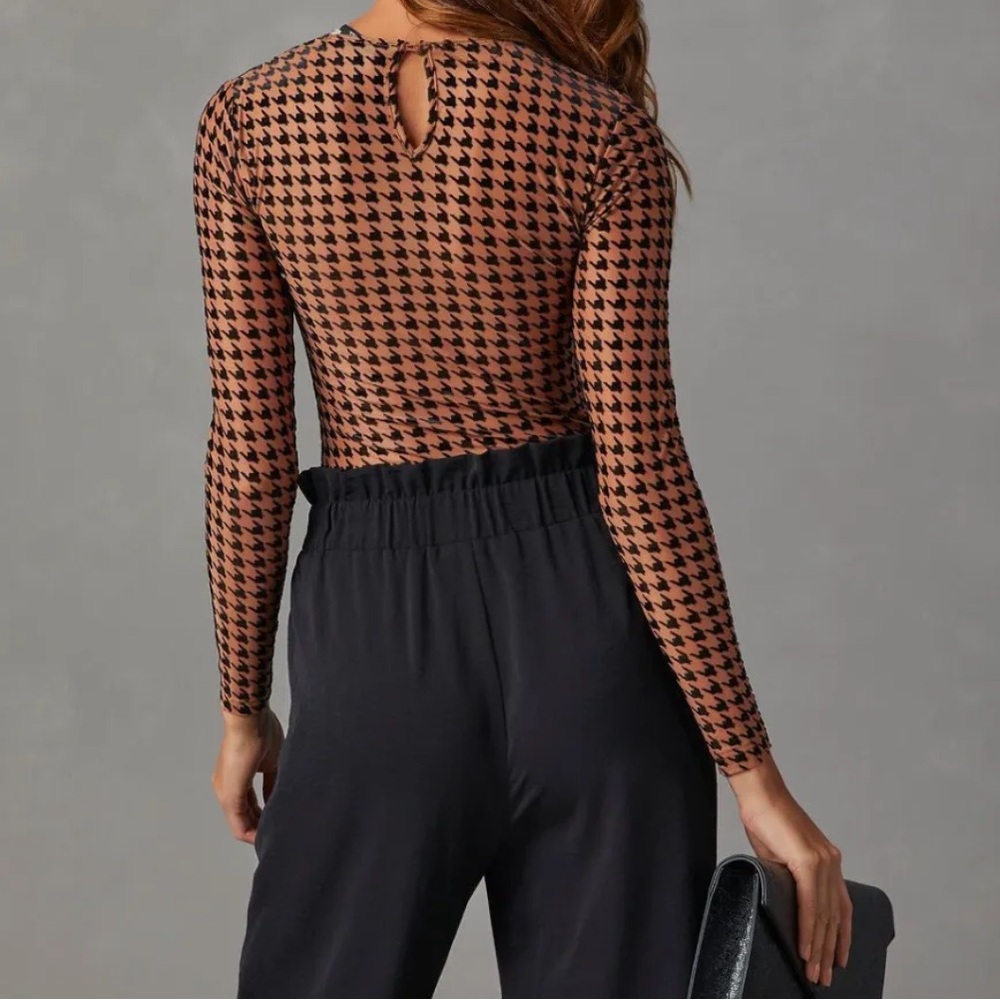 The sold out VICI All The Craze Velvet Mesh Houndstooth Bodysuit 🤎🖤 - Picture 9 of 15